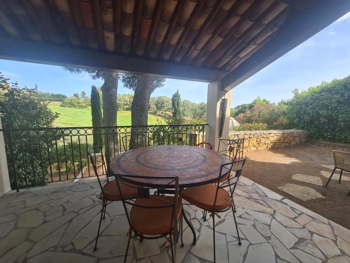 Superbe Villa-Domaine Avec Golf Piscine Et Tennis 滨海圣西尔 外观 照片