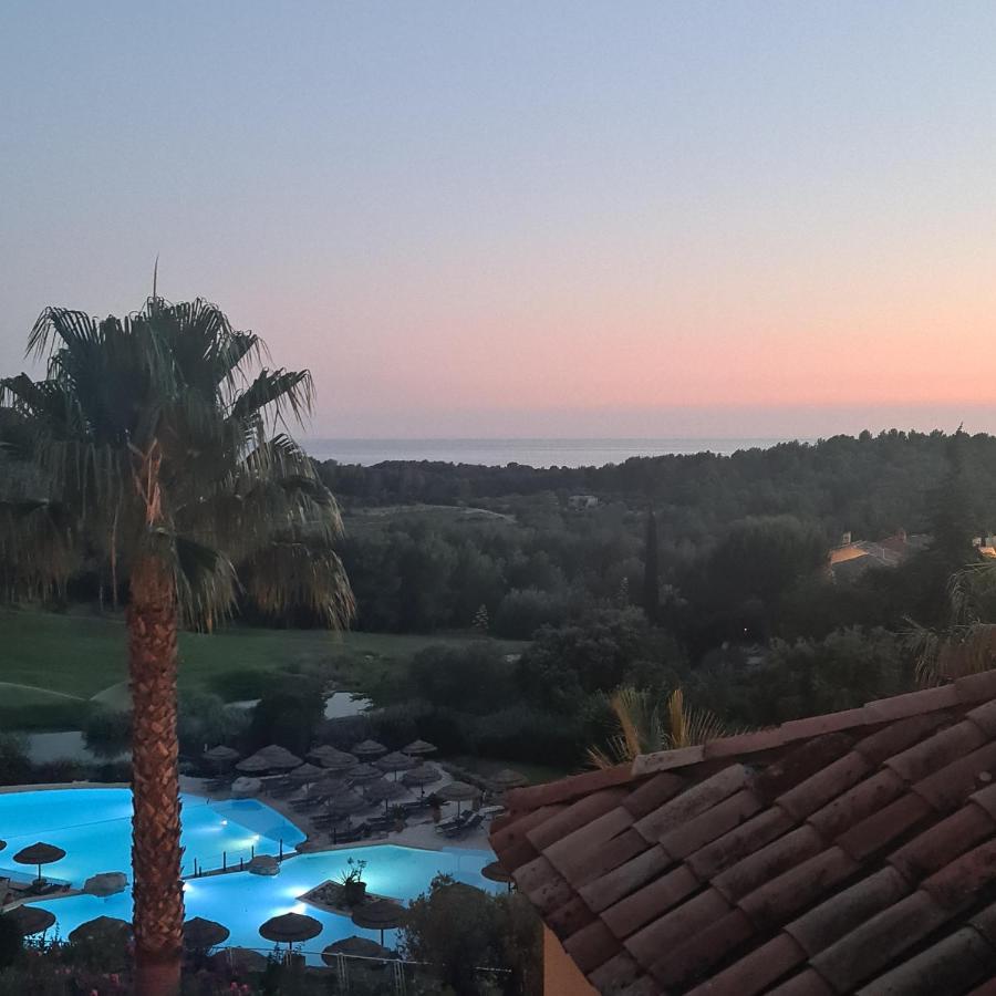 Superbe Villa-Domaine Avec Golf Piscine Et Tennis 滨海圣西尔 外观 照片