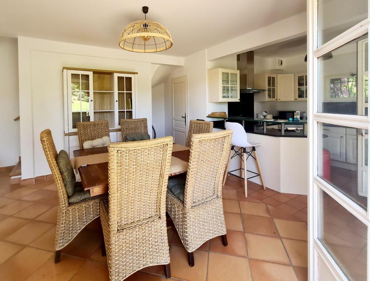 Superbe Villa-Domaine Avec Golf Piscine Et Tennis 滨海圣西尔 外观 照片