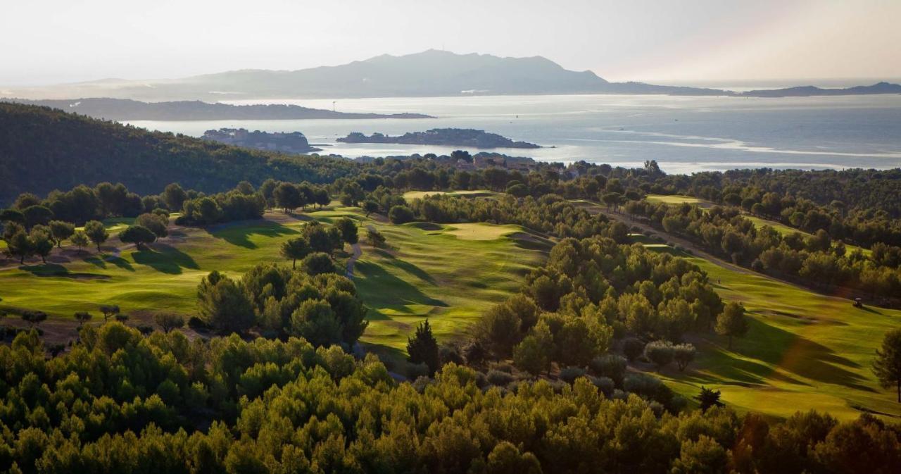 Superbe Villa-Domaine Avec Golf Piscine Et Tennis 滨海圣西尔 外观 照片