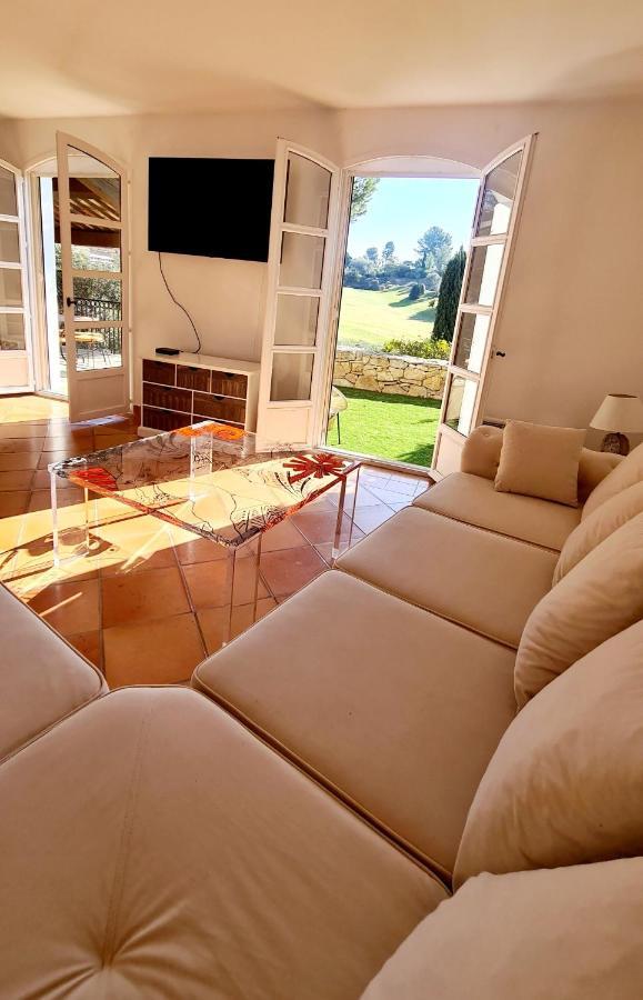 Superbe Villa-Domaine Avec Golf Piscine Et Tennis 滨海圣西尔 外观 照片