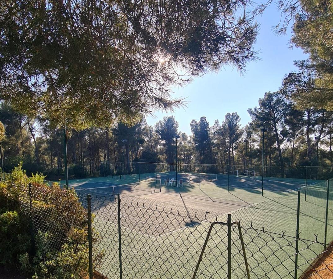 Superbe Villa-Domaine Avec Golf Piscine Et Tennis 滨海圣西尔 外观 照片