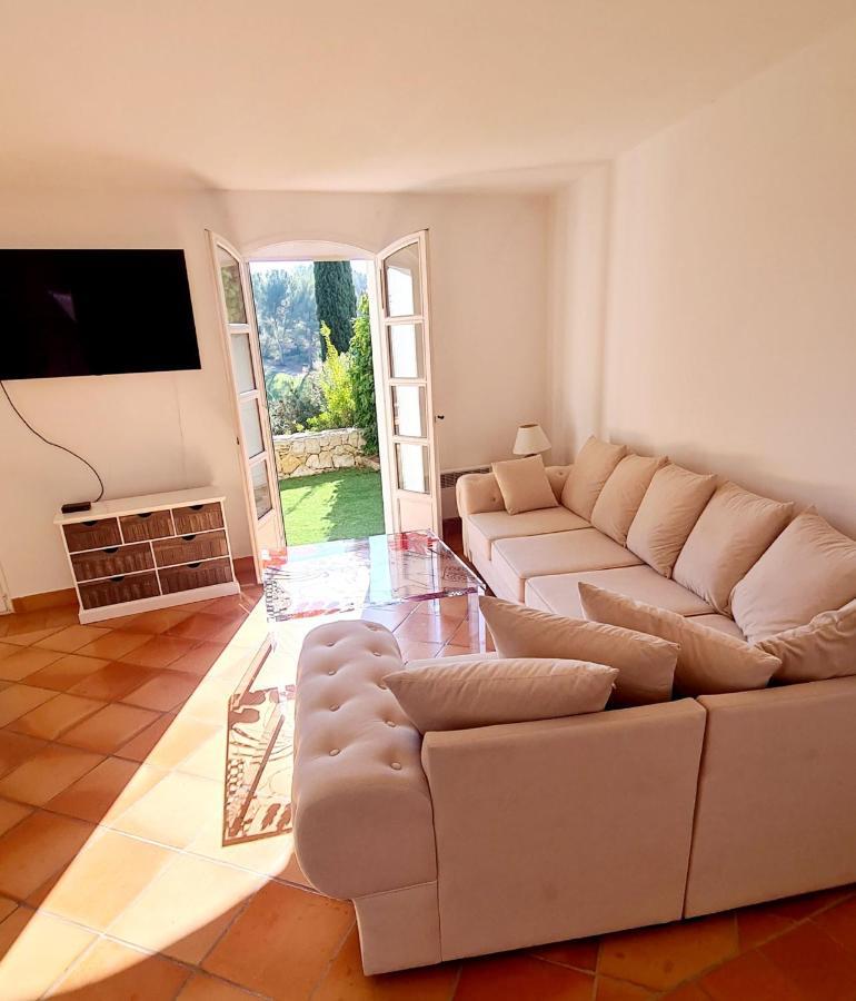 Superbe Villa-Domaine Avec Golf Piscine Et Tennis 滨海圣西尔 外观 照片